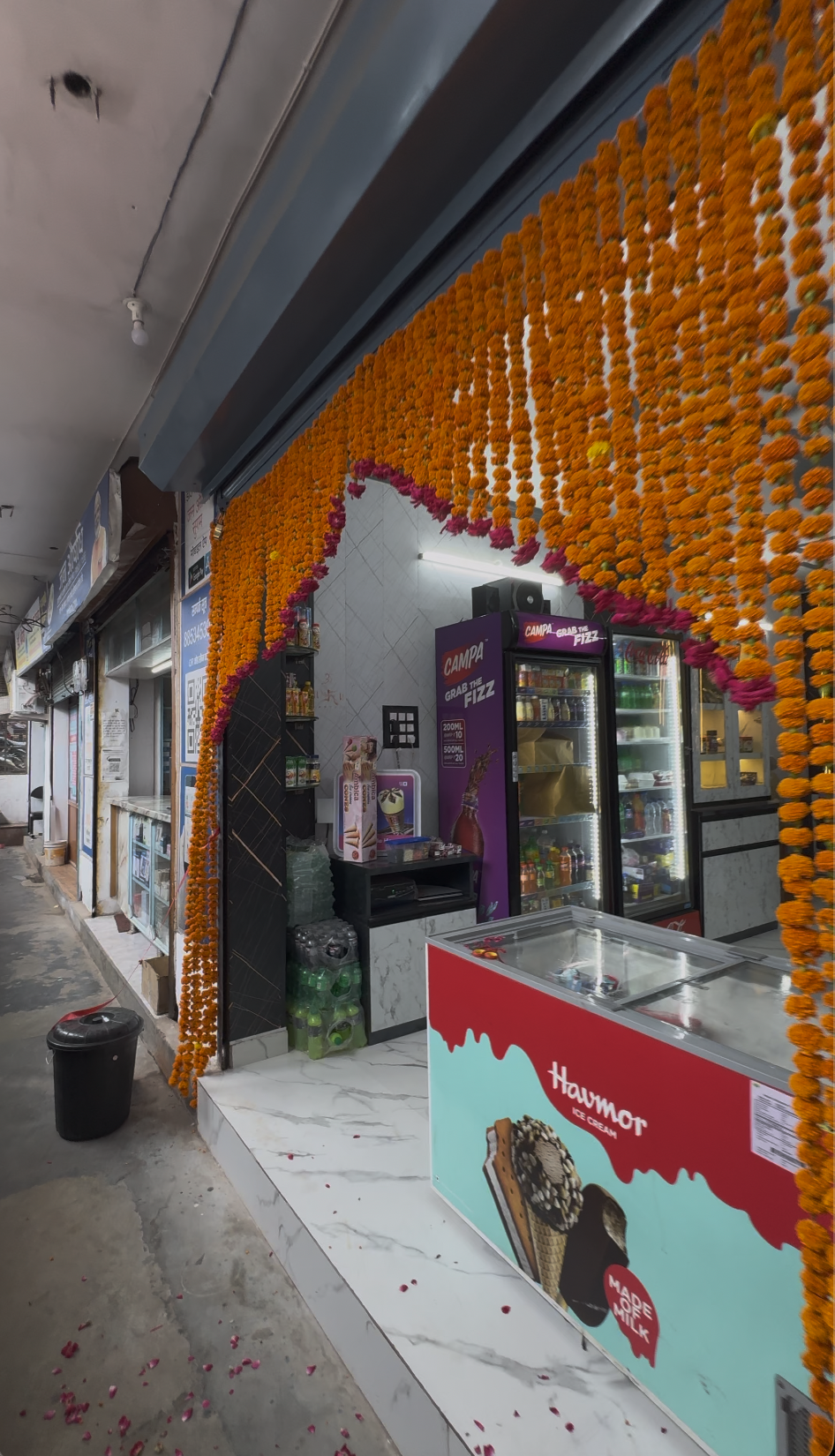Chhabra's bakery store exterior, Pramod Bazar Barabanki